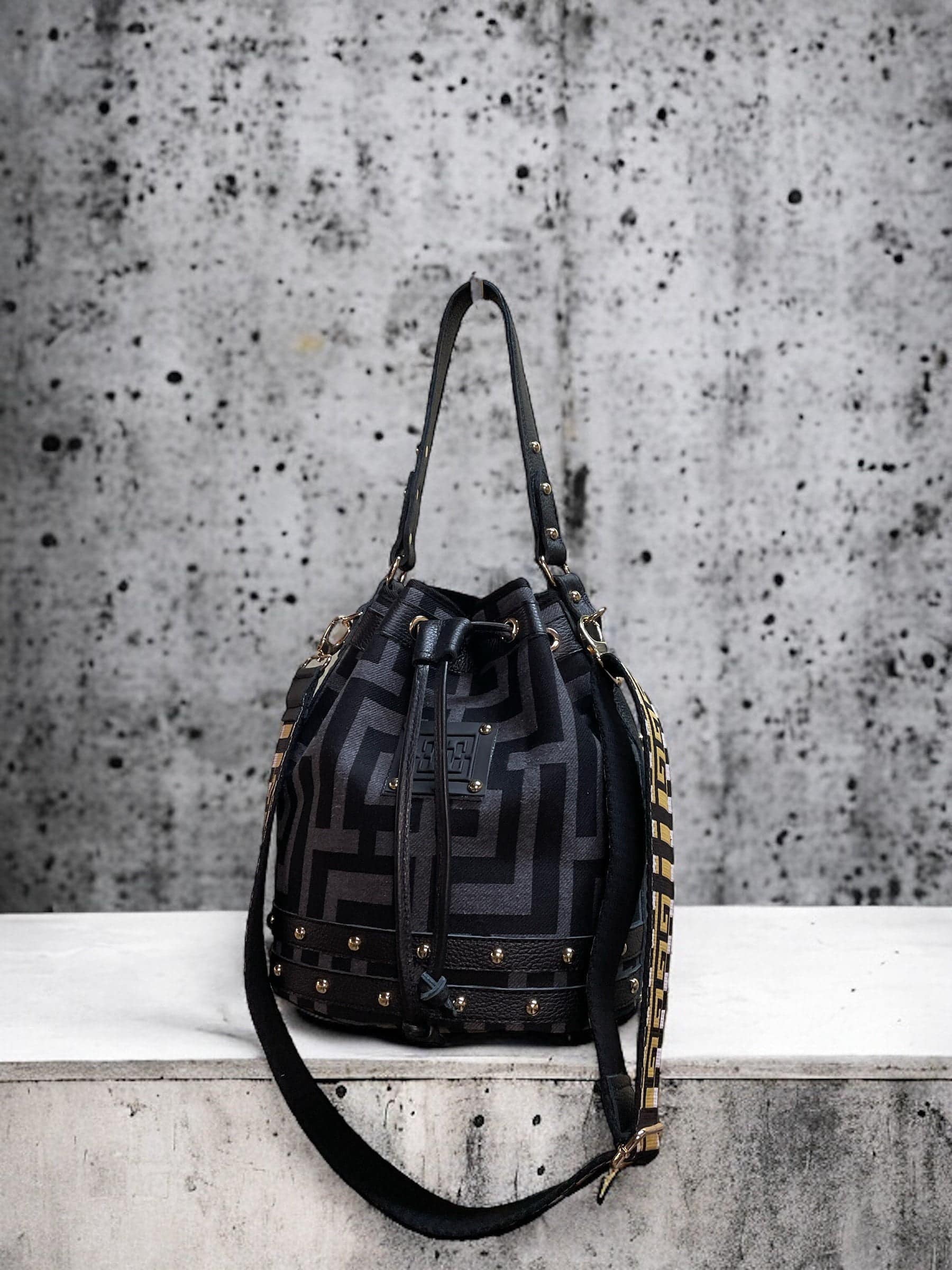 Midneto Nefeli Shoulder Bag Labyrinth, Μαύρο-Γκρι Χρώμα