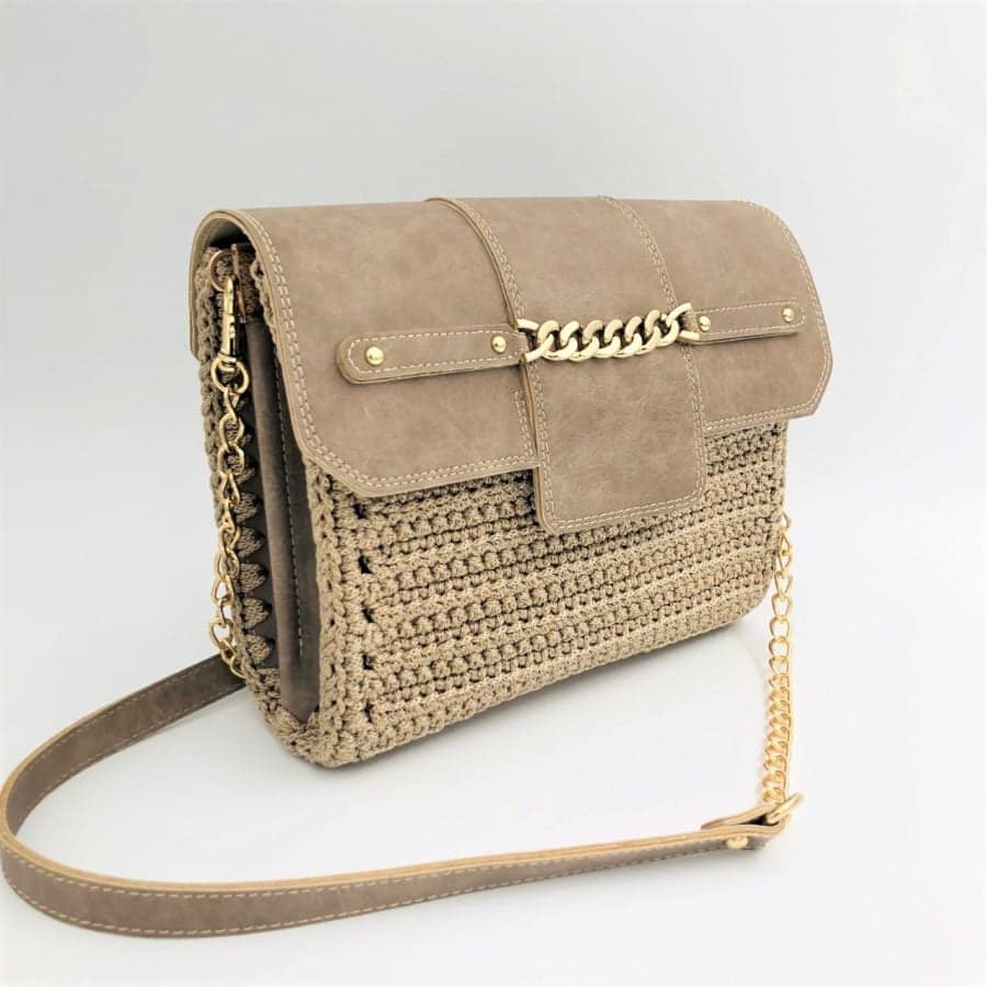 Thetis Shoulder Bag, Χρώμα Μπεζ Πούρου με Χρυσή Καδένα